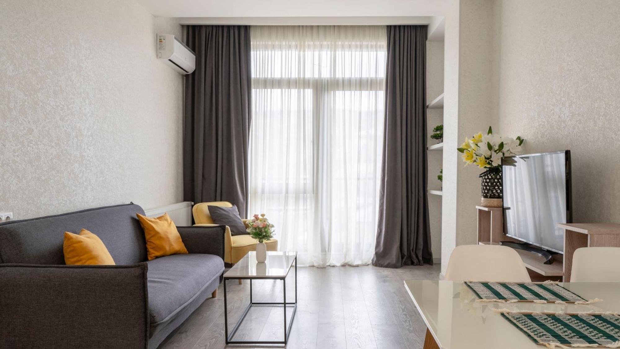 Cozy Apartment In The Heart Of Tiflis Exterior foto